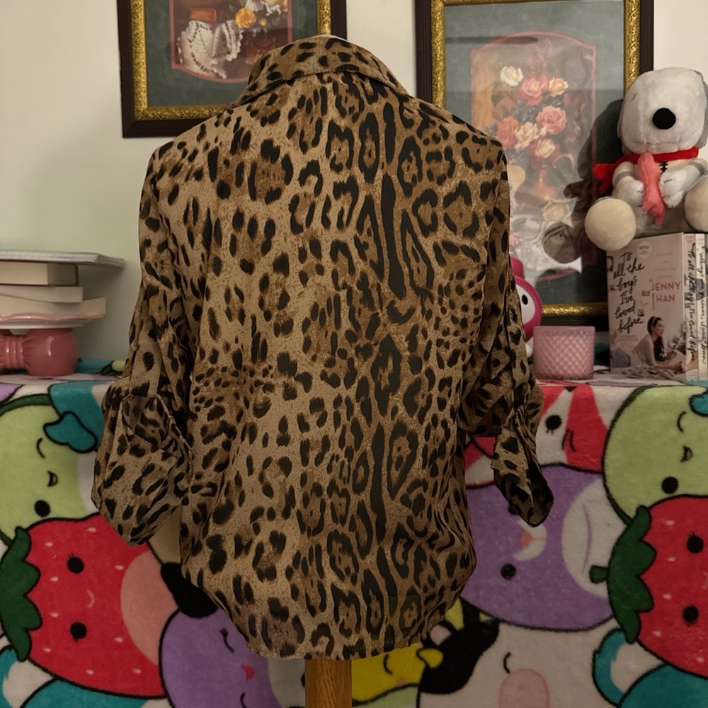 Leopard button up - Picture 4 of 5